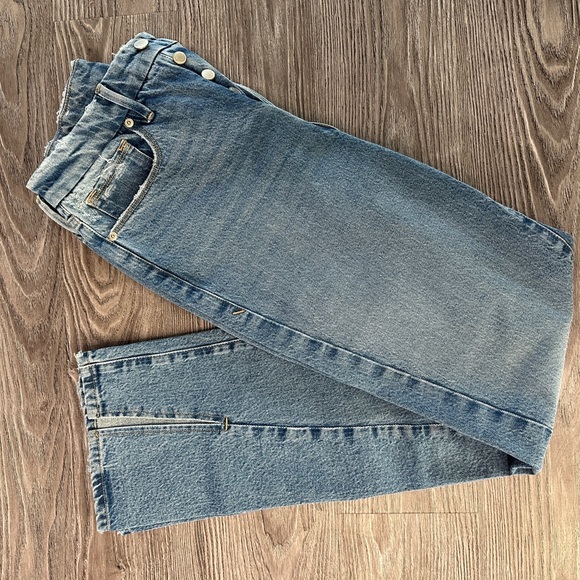 EUC Good American Good Boy Long Twisted Slit Jeans - Size 6/28 - Picture 3 of 5